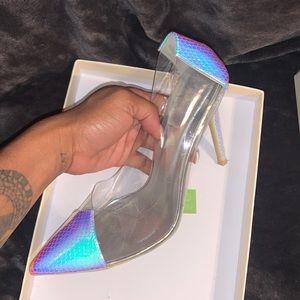 fit small only purchase if your true size is a 7